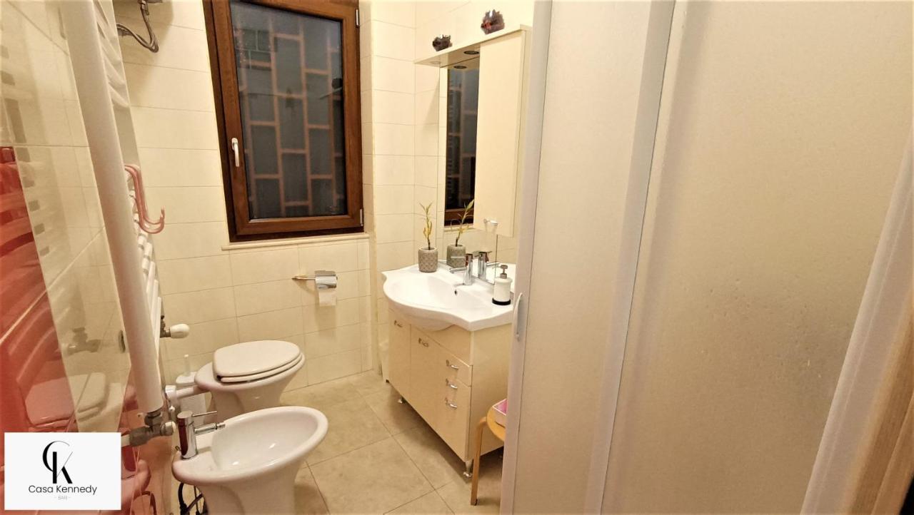 Appartamento Casa Kennedy Bari Esterno foto
